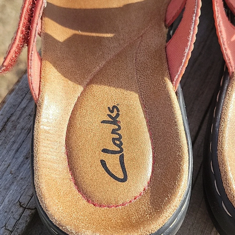 Clarks Leather Salmon Coral Color Strappy Sandal. Women's Size 7 Med. - Picture 10 of 11